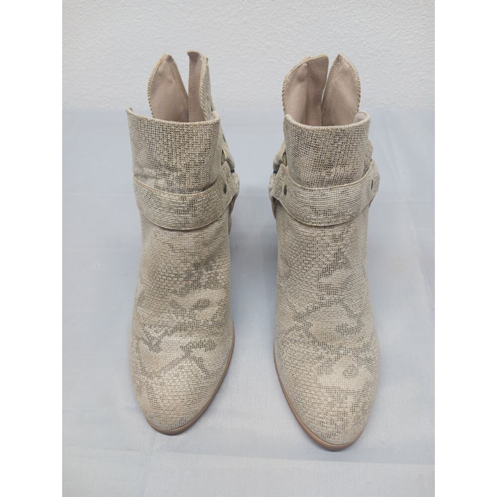 BC Footwear Earth-tone Snakeskin Design Ankle Bootie l Size: 7.5